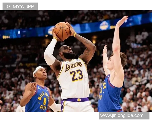 勇士与太阳激战正酣直播盛况尽在眼前精彩瞬间不容错过